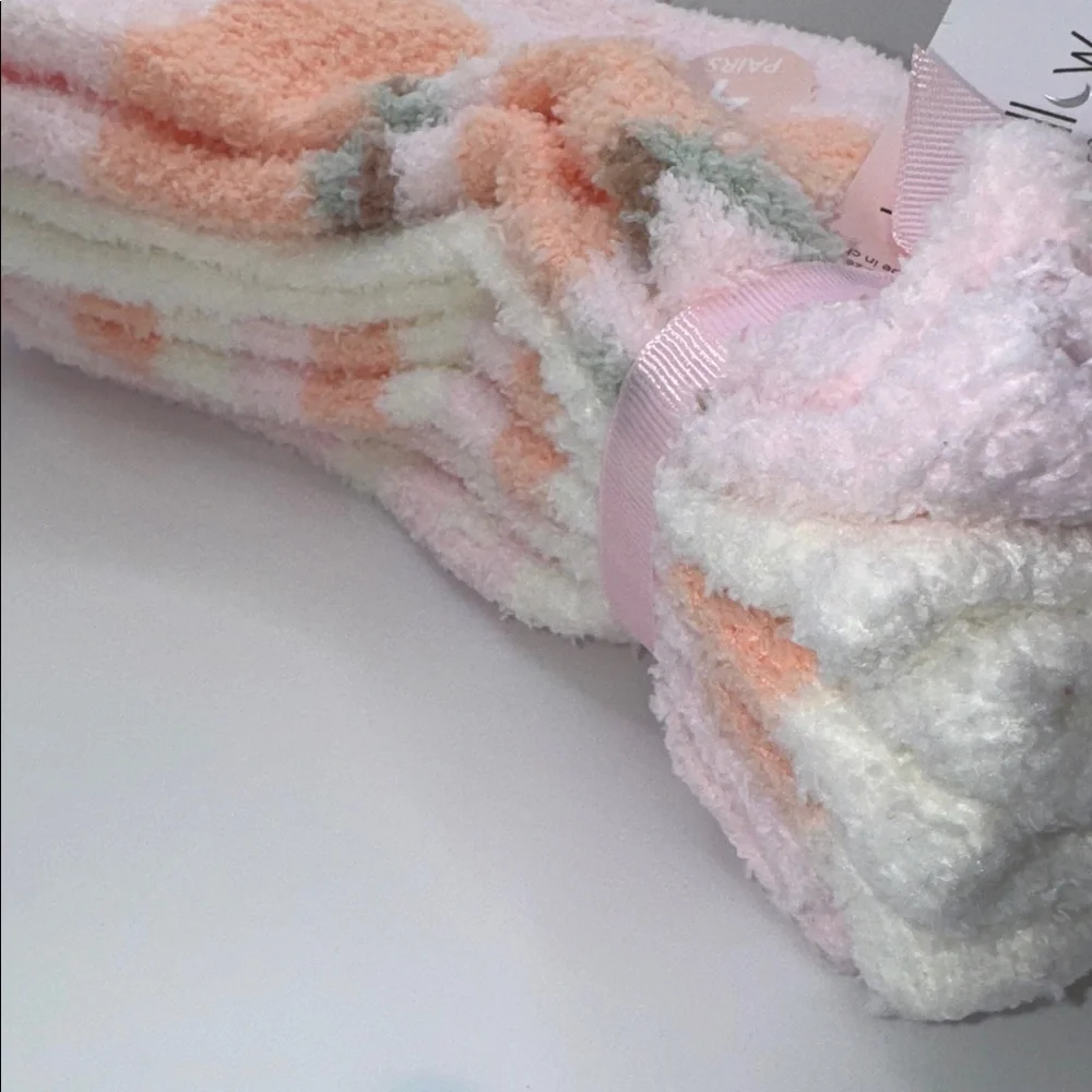 LUNA MELLOW Cozy Peach Slipper Socks Set of 4